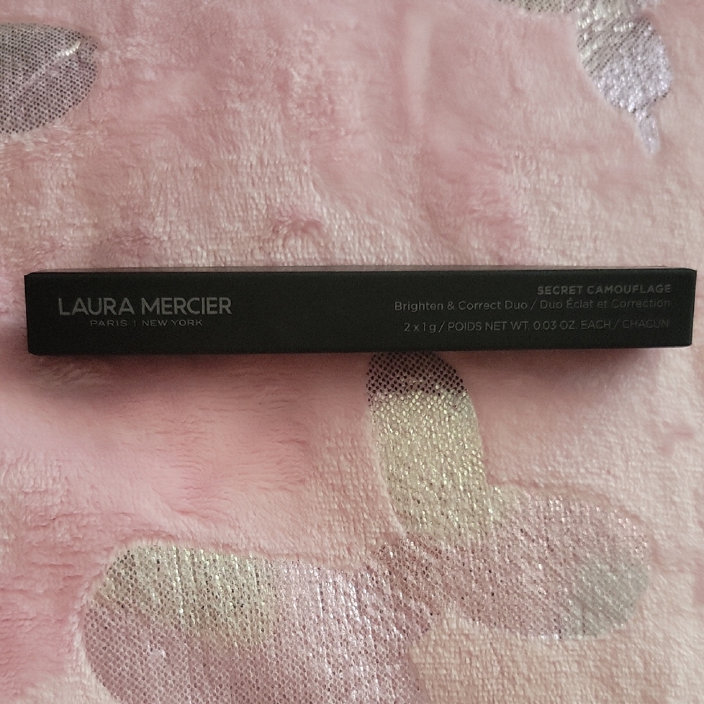 Laura Mercier Secret Camouflage Correct and Brighten Concealer Duo Stick